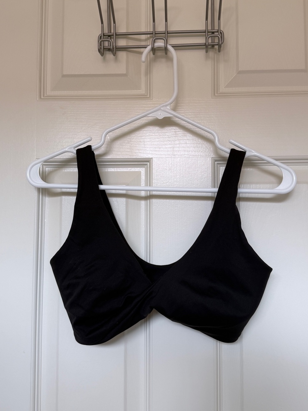 NikeSKIMS Twist-Front Bra